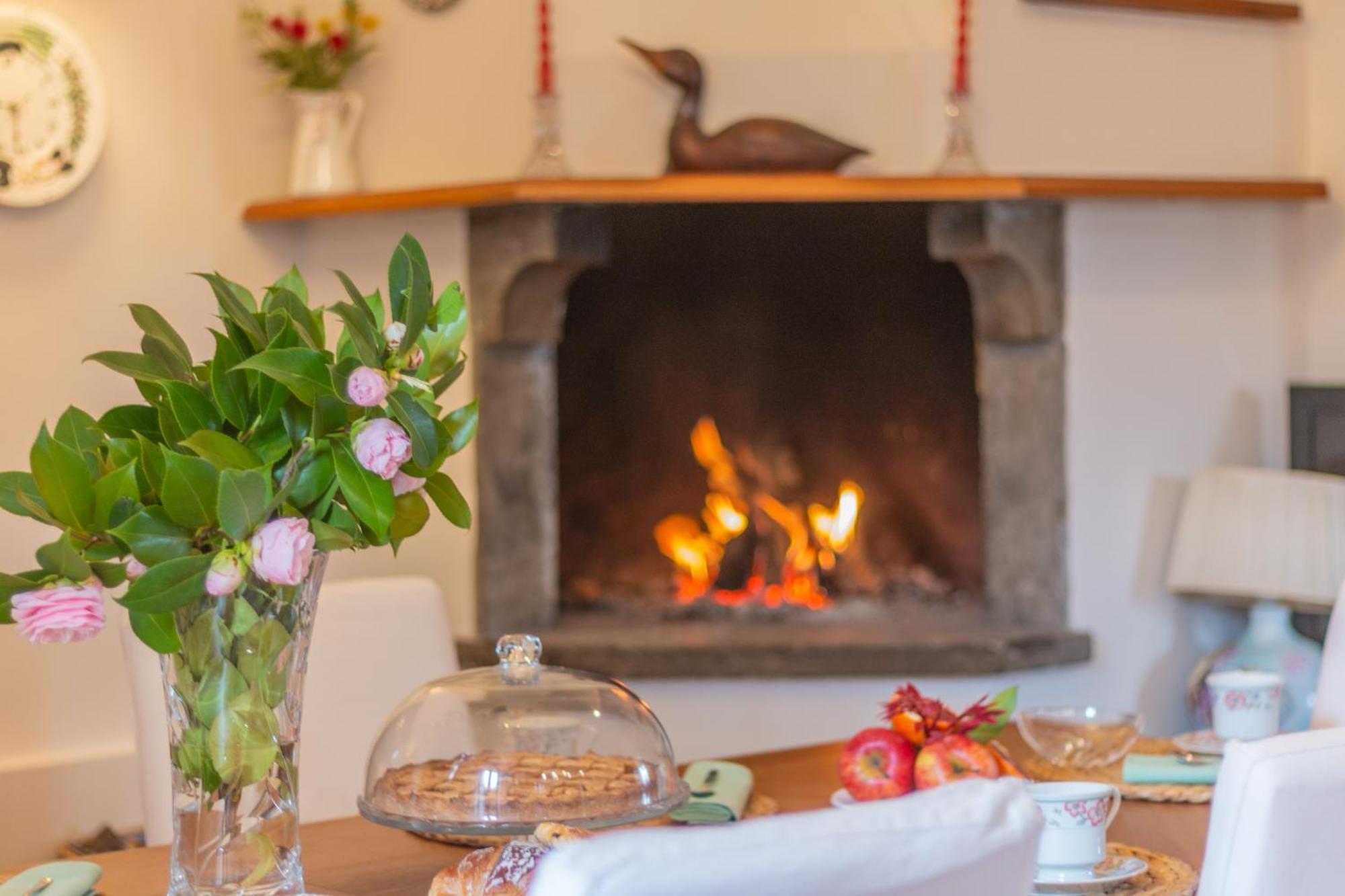 Spaziosa Villa Bifamiliare Campagnano Di Roma Bagian luar foto